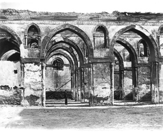 Bonfils, F., Cairo (c.1880
[Estimated date.]) (Enlarged image size=51Kb)