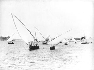 Zangaki, G., Nile transport (c.1890
[Estimated date.]) (Enlarged image size=23Kb)