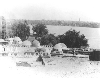 Beato, A., Asyut (c.1900
[In an album dated 1904.]) (Enlarged image size=31Kb)