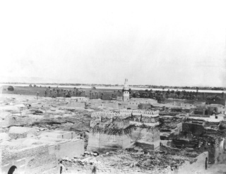 not known, Edfu (c.1900
[In an album dated 1904.]) (Enlarged image size=32Kb)