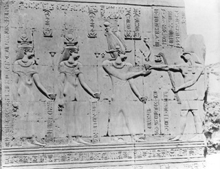 not known, Kom Ombo (c.1900
[Gr. Inst. 4168 in an album dated 1904.]) (Enlarged image size=44Kb)