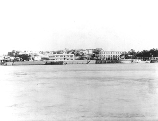 not known, Aswan (c.1900
[In an album dated 1904.]) (Enlarged image size=20Kb)
