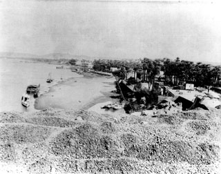not known, Aswan (c.1900
[In an album dated 1904.]) (Enlarged image size=32Kb)