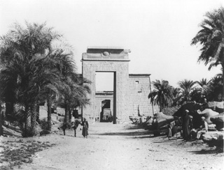 Beato, A., Karnak (c.1890
[Estimated date.]) (Enlarged image size=36Kb)