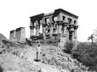 Schroeder & Cie., Philae (c.1890
[Estimated date.]) (Enlarged image size=39Kb)
