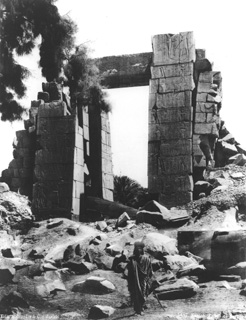 Schroeder & Cie., Karnak (c.1890
[Estimated date.]) (Enlarged image size=42Kb)