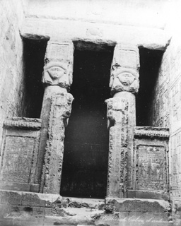 Zangaki, G., Dendara (c.1880
[Estimated date.]) (Enlarged image size=39Kb)