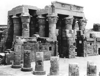 Edition Photoglob, Kom Ombo (c.1890
[Estimated date.]) (Enlarged image size=42Kb)