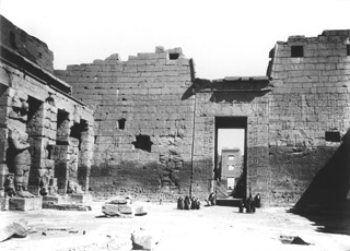 Beato, A., The Theban west bank, Medinet Habu (c.1890
[Estimated date.]) (Enlarged image size=36Kb)
