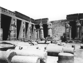 Beato, A., The Theban west bank, Medinet Habu (c.1890
[Estimated date.]) (Enlarged image size=36Kb)