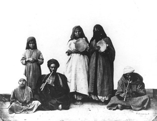 Hammerschmidt, W., Studio groups and portraits (1857-9
[The dates of Hammerschmidt's visits to Egypt.]) (Enlarged image size=28Kb)