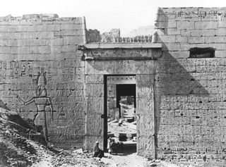 Frith, F. [Included in an album labelled Historical Photographs. Egypt. Frith's Universal Series, folio iii, in Sackler Library, Oxford, 327 Fri la fol.], The Theban west bank, Medinet Habu (1856-60
[The dates of Frith's visits to Egypt.]) (Enlarged image size=46Kb)