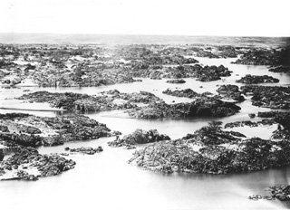 Beato, A., The second Nile cataract (c.1890
[Estimated date.]) (Enlarged image size=39Kb)