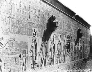 Zangaki, G., Dendara (c.1880
[Estimated date.]) (Enlarged image size=51Kb)