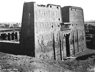 Sebah, J. P., Edfu (before 1874
[Similar to Gr. Inst. 3381.]) (Enlarged image size=43Kb)