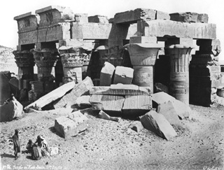 Sebah, J. P., Kom Ombo (before 1874
[Similar to Gr. Inst. 3383.]) (Enlarged image size=46Kb)