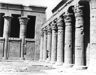 Sebah, J. P., Edfu (c.1875
[Estimated date.]) (Enlarged image size=47Kb)